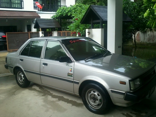 ขาย Nissan Sunny FF เครื่อง1300 เกียร์ธรรมดา สีเทา เครื่อง ช่างล่าง ดีมาก 38000