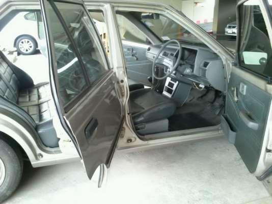 ขาย Nissan Sunny FF เครื่อง1300 เกียร์ธรรมดา สีเทา เครื่อง ช่างล่าง ดีมาก 38000