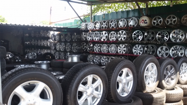 ขายล้อเชฟขอบ16 ถอดป้ายแดงชุดละ 4500