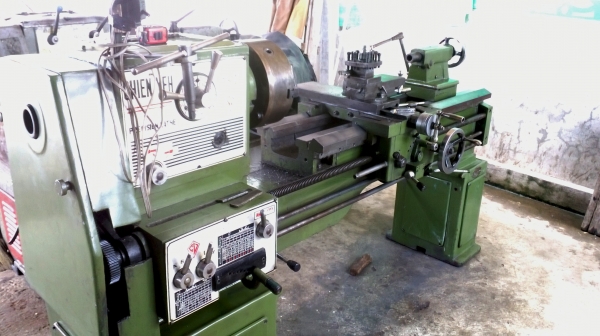 แท่นกลึงง 6 ฟุต 3 เพลา เกียร์บล็อก พร้อมใช้งาน ด่วน !!!!  85,000  สนใจติดต่อ อ้อม 0898217996