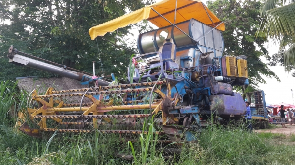 ขายซากรถเกี่ยวข้าว บิ๊ก37 ศักดิ์พัฒนา ขายตามสภาพ ตู้ดี แสตนเลส