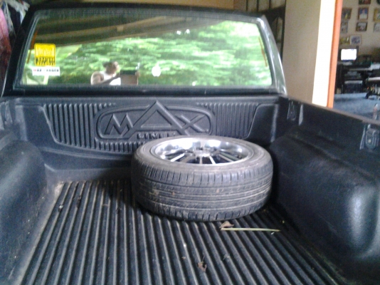 ขายนิสสันฟอนเทียครับ สด ก็ได้  ดาวก็ได้ ปลายปี48