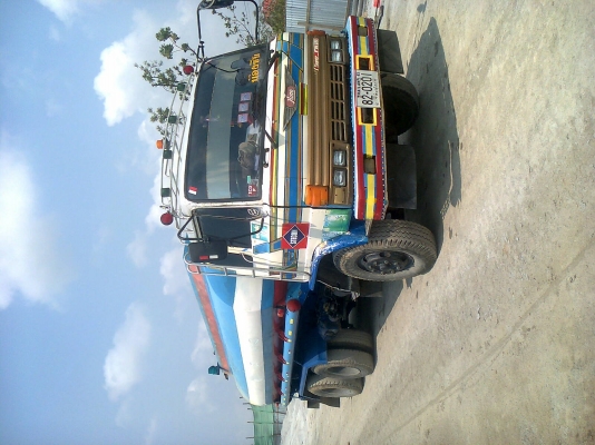 ให้เช่ารถบรรทุกน้ำ10ล้อ  โดยคนขับมืออาชีพ