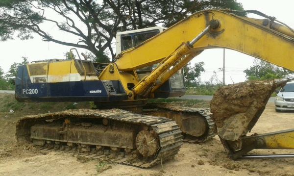 ขายรถแม็กโค / โคมัสสุ PC200-5 คอนโทนสั้น ตัวเดินจีบ / ซีเลียต 67898 ( เล่มทะเบียนครับ )