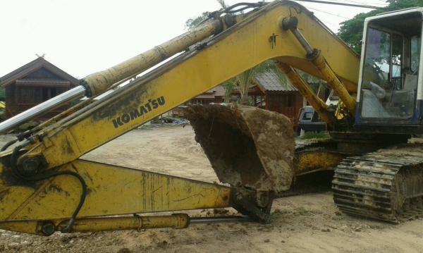 ขายรถแม็กโค / โคมัสสุ PC200-5 คอนโทนสั้น ตัวเดินจีบ / ซีเลียต 67898 ( เล่มทะเบียนครับ )