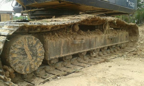 ขายรถแม็กโค / โคมัสสุ PC200-5 คอนโทนสั้น ตัวเดินจีบ / ซีเลียต 67898 ( เล่มทะเบียนครับ )