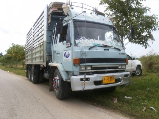 ขายรถสิบล้อ เครื่อง 175 เบรคทิฟฟี่  พวงมาลัยพาวเวอร์  มีแอร์