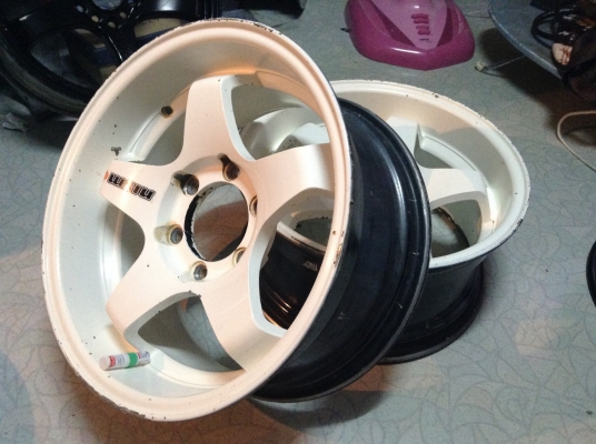 แม็ก 17 นิ้วกว้าง 8.5 ลาย nismo 6 รู คู่ละ 3800 บาท..ทำสีให้แล้ว