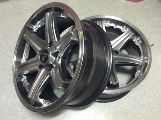 แม็กใหม่ลายก้านยก 6 ก้าน 5 รู 114 ขอบ 17 นิ้ว คู่ละ 4800 บาท