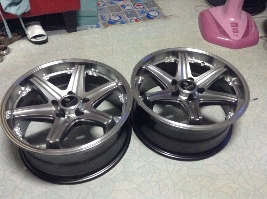 แม็กใหม่ลายก้านยก 6 ก้าน 5 รู 114 ขอบ 17 นิ้ว คู่ละ 4800 บาท