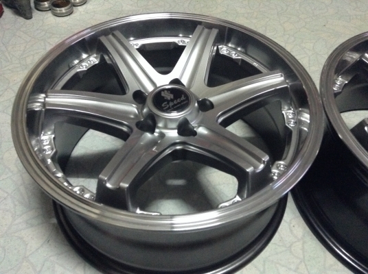 แม็กใหม่ลายก้านยก 6 ก้าน 5 รู 114 ขอบ 17 นิ้ว คู่ละ 4800 บาท