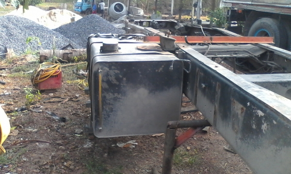 พัดลม p11  และถังน้ำมัน