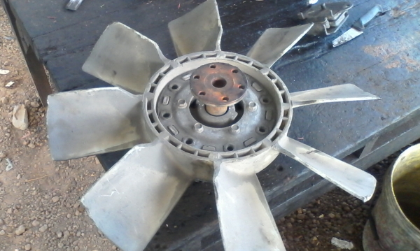 พัดลม p11  และถังน้ำมัน