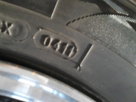 175/65R14 MICHELIN ENERGY XM2 ขาย ชุด 4 ล้อ 4900  บาท TEL.081-427-3941