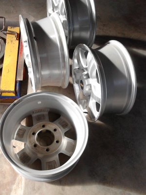 แม๊ก เชฟโรเร็ต ISUZU  ขนาด 6 รู ขอบ 16  ขายเป็นชุด 4 วง TEL.081-427-3941