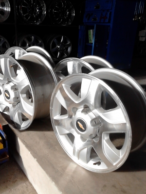 แม๊ก เชฟโรเร็ต ISUZU  ขนาด 6 รู ขอบ 16  ขายเป็นชุด 4 วง TEL.081-427-3941