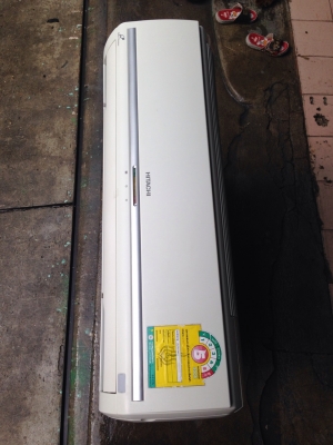 **** ขายแอร์ HITACHI 12000 BTU สภาพสวย ****