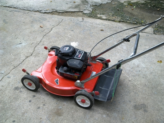 ขายรถเข็นตัดหญ้า Briggs &amp; Stratton