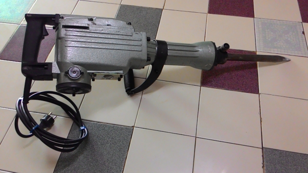 ขายเครื่องสกัดคอนกรีตตัวใหญ่สภาพดีมากๆใหม่ๆพร้อมใช้งานราคาไม่แพงครับ