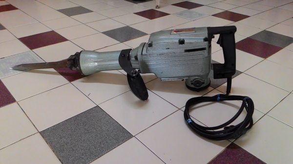 ขายเครื่องสกัดคอนกรีตตัวใหญ่สภาพดีมากๆใหม่ๆพร้อมใช้งานราคาไม่แพงครับ