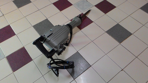 ขายเครื่องสกัดคอนกรีตตัวใหญ่สภาพดีมากๆใหม่ๆพร้อมใช้งานราคาไม่แพงครับ