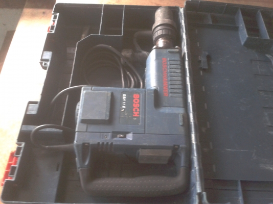 ขายเครื่องสกัดคอนกรีต สว่านเจาะทำลาย bosch GSH 11 E