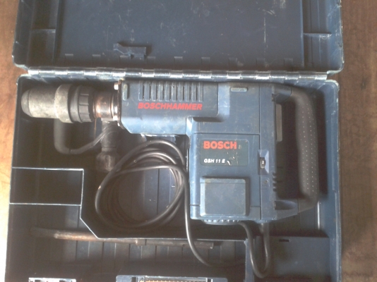 ขายเครื่องสกัดคอนกรีต สว่านเจาะทำลาย bosch GSH 11 E
