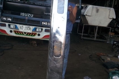 แสงฟ้าเต้นรถ///ขายแก้มมุม-กระจังหน้า ชุปโครเมียม อีซุซุ ร็อกกี้ สภาพใหม่