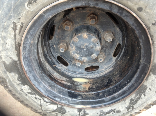 ISUZU. NPR110แรง เครื่องดี. ยางดี คัสซไม่ผุรถใช้งานทุกวันราคา25