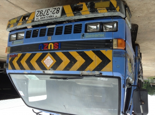 ISUZU. NPR110แรง เครื่องดี. ยางดี คัสซไม่ผุรถใช้งานทุกวันราคา25