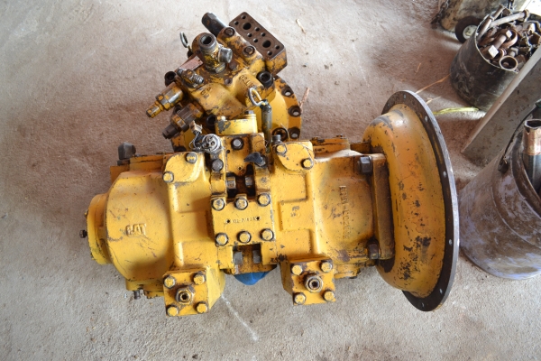 ปั้มไฮดรอลิค CAT320 ติดต่อ 0819730212 ยงค์ ราคา60000