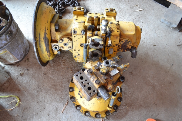 ปั้มไฮดรอลิค CAT320 ติดต่อ 0819730212 ยงค์ ราคา60000