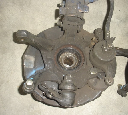 ขายดุมล้อ+คาลิเปอร์เปรคหน้า volvo 850 คู่ 3500 บาท