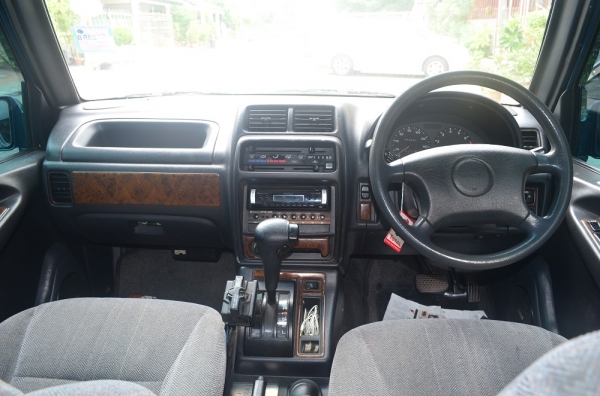 Vitara 1600 AUTO 4x4 5Dr แก๊ส LPG หัวฉีด Vitara 1600 AUTO 4x4 5Dr แก๊ส LPG หัวฉีด