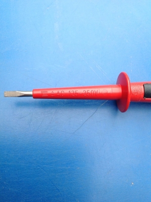 ไขควงเทสไฟด้ามแดง