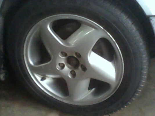 ขายล้อวอลโว่ 850 ขอบ 16 ลายใบพัด 4 วง 5000 บาท