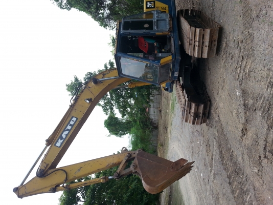 ขาย  kato ขนาดเท่าpc120 เคยลงขายแล้วแต่พอดี ติดงานอยู่แต่ตอนนี้เสร็จงานแล้ว