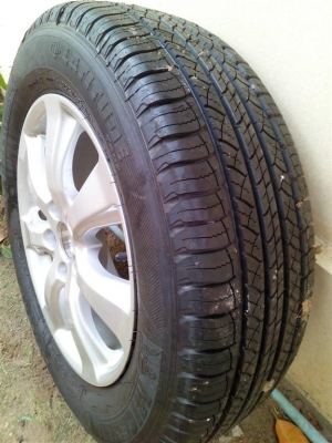 ขายล้อ Max17พร้อมยางบริสโตนใหม่เอี่ยม Honda CRV 225/65R17 ล้อละ 2,500 บาท มี2ล้อ