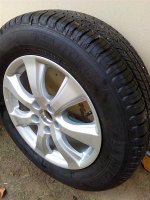 ขายล้อ Max17พร้อมยางบริสโตนใหม่เอี่ยม Honda CRV 225/65R17 ล้อละ 2,500 บาท มี2ล้อ