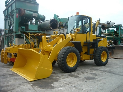 รถตักล้อยาง Komatsu WA250-3E ขนาด 2.5 คิว รถนอกแท้จากญี่ปุ่น 091 695-6445