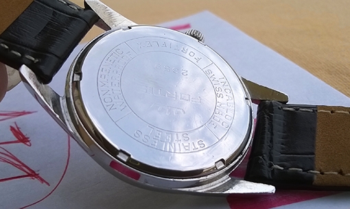 FORTIS swiss made ไขลาน หน้าดำ หลักทอง ขนาด 35 มม.