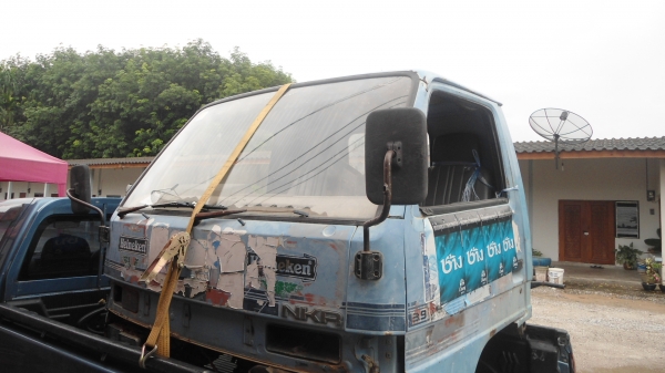 ขายหัวอีซูสุ  NKR  ตามสภาพ  ด่วนรถเหลือ  15000  โดยรวมประตูดีทั้งสองข้าง บางๆยังไม่เคยทำสี เบาะไม่มีขาด