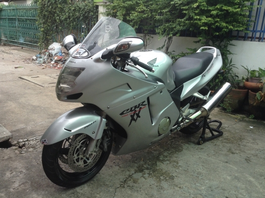 ขาย CBR1100XX  ปี2000 หัวฉีด กุญแจชิบ อินวอย+สพม แท้ทุกฉบับ รถเครื่องดีสีพอใช้สภาพพร้อมออกทริป