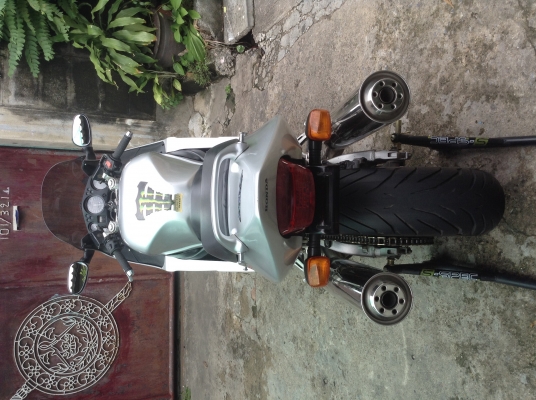 ขาย CBR1100XX  ปี2000 หัวฉีด กุญแจชิบ อินวอย+สพม แท้ทุกฉบับ รถเครื่องดีสีพอใช้สภาพพร้อมออกทริป