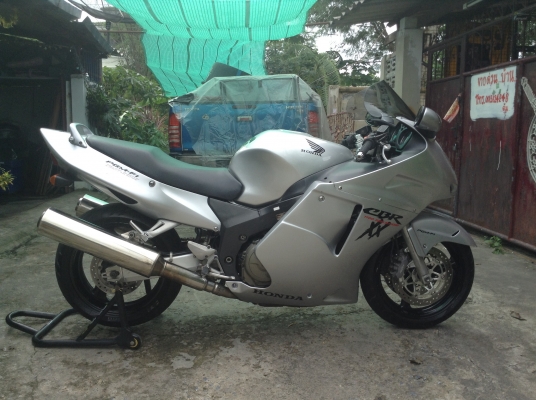 ขาย CBR1100XX  ปี2000 หัวฉีด กุญแจชิบ อินวอย+สพม แท้ทุกฉบับ รถเครื่องดีสีพอใช้สภาพพร้อมออกทริป