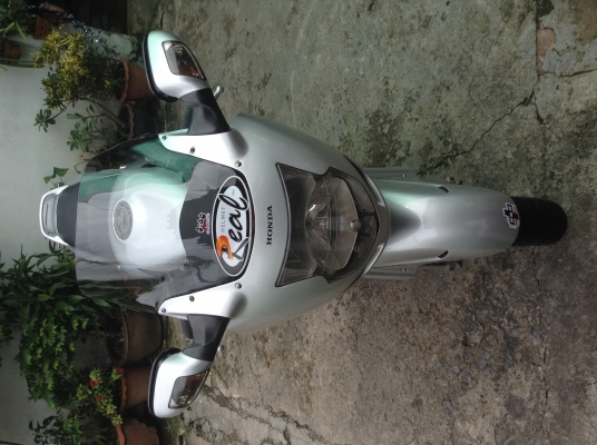 ขาย CBR1100XX  ปี2000 หัวฉีด กุญแจชิบ อินวอย+สพม แท้ทุกฉบับ รถเครื่องดีสีพอใช้สภาพพร้อมออกทริป