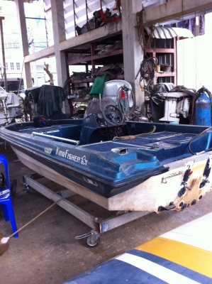 เรือแบสเรือเปล่นอกไม่มีเวลาทำยาวทำยาว 16 ฟุต