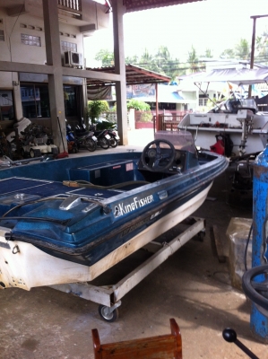 เรือแบสเรือเปล่นอกไม่มีเวลาทำยาวทำยาว 16 ฟุต