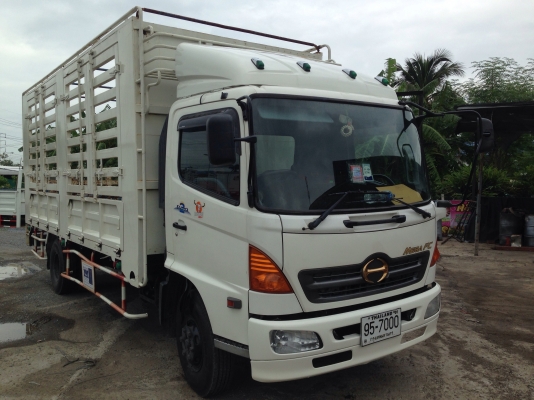 6ล้อHINO/เมกก้ากะบะยาว5.50ม.