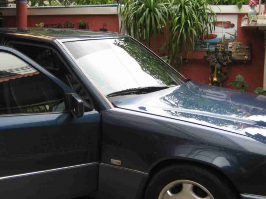 พีัฝากขาย benz e220ธค93เครื่องเดิม รถอาจารย์ ไม่มีที่จอด lpgหัวฉีด